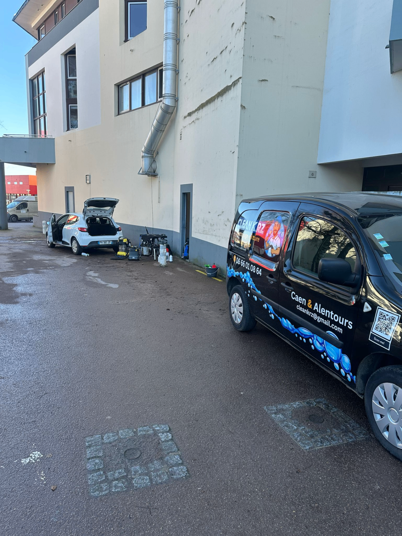 Utilitaire professionnel nettoyé sur site à Caen