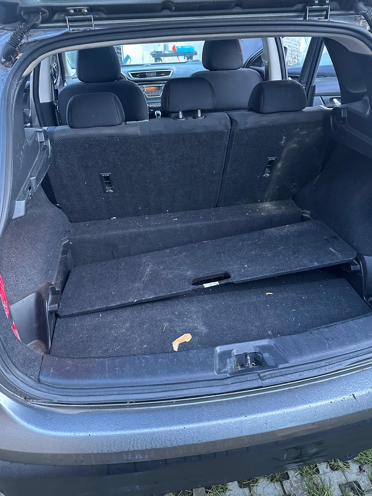 Coffre avec objets et poussière - CLEAN KRZ Caen